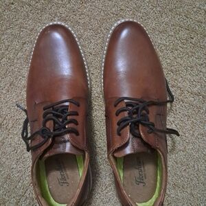 Men's dress shoes